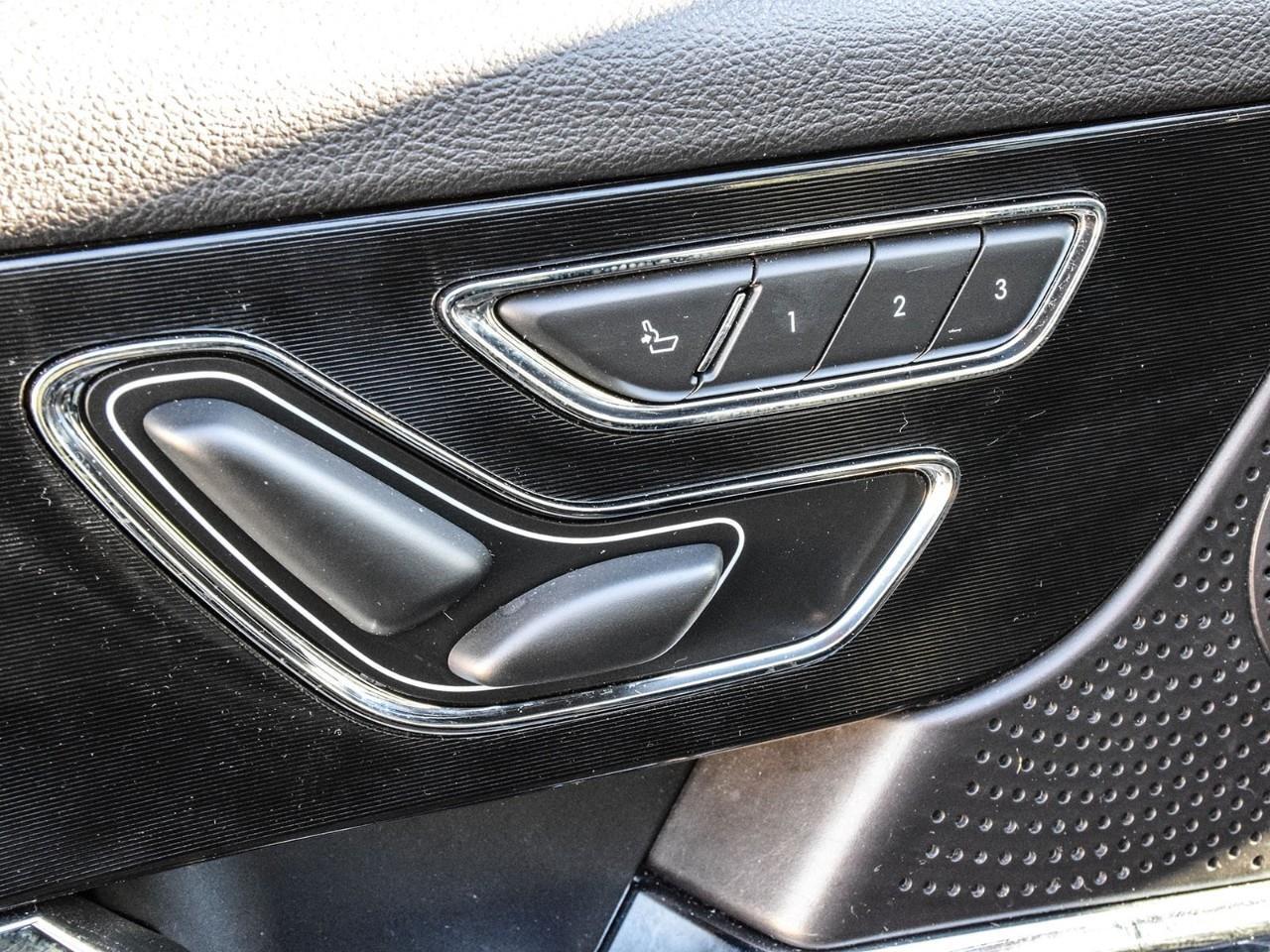 2023 Lincoln Corsair Reserve Jet Appearance Package   Nav Photo