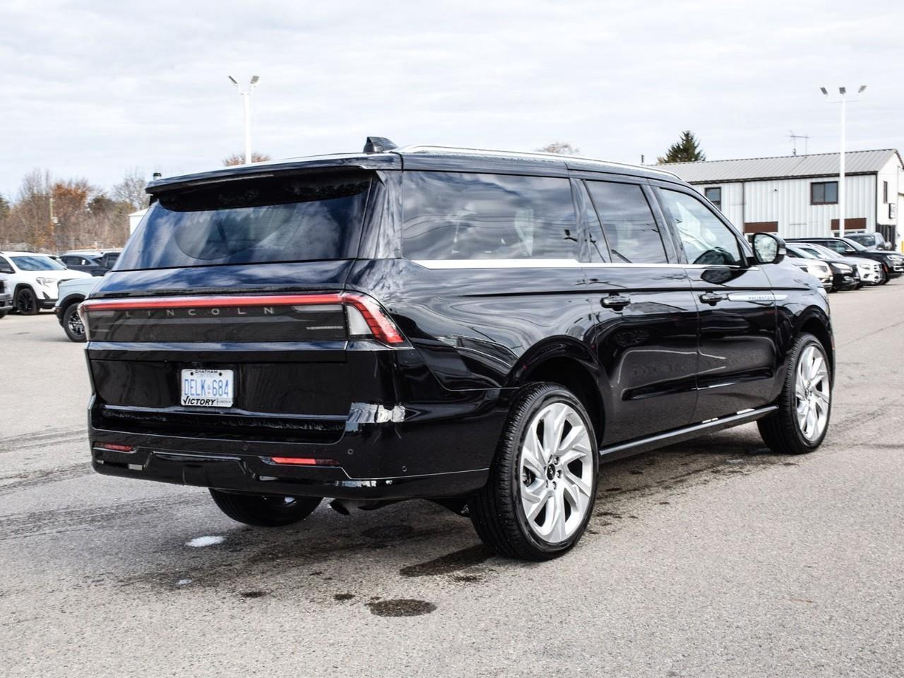 2025 Lincoln Navigator Reserve Executive Demo   No Lux Tax!! Photo3