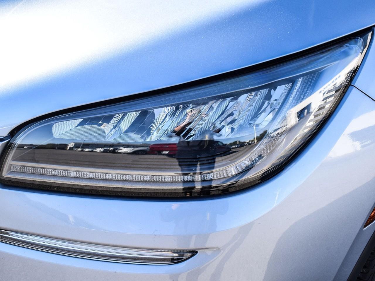 2022 Lincoln Corsair Reserve Panoramic Sunroof   ACC + Lane Keeping Photo