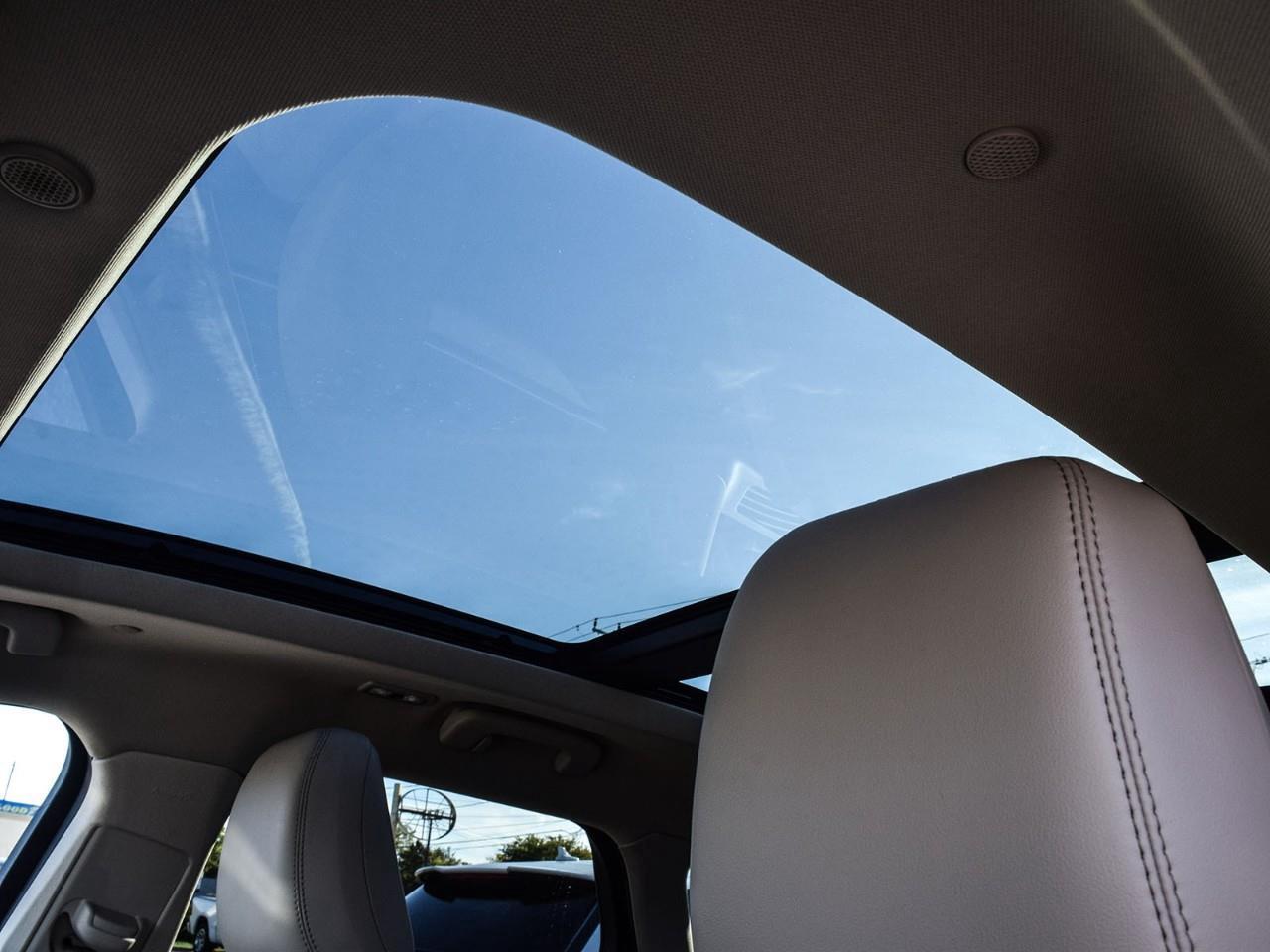 2022 Lincoln Corsair Reserve Panoramic Sunroof   ACC + Lane Keeping Photo