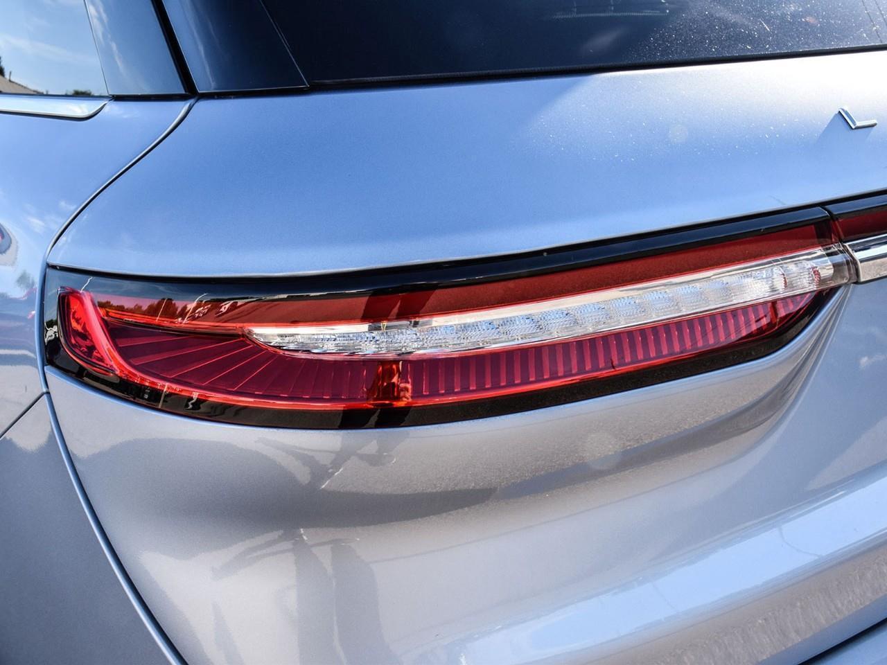 2022 Lincoln Corsair Reserve Panoramic Sunroof   ACC + Lane Keeping Photo