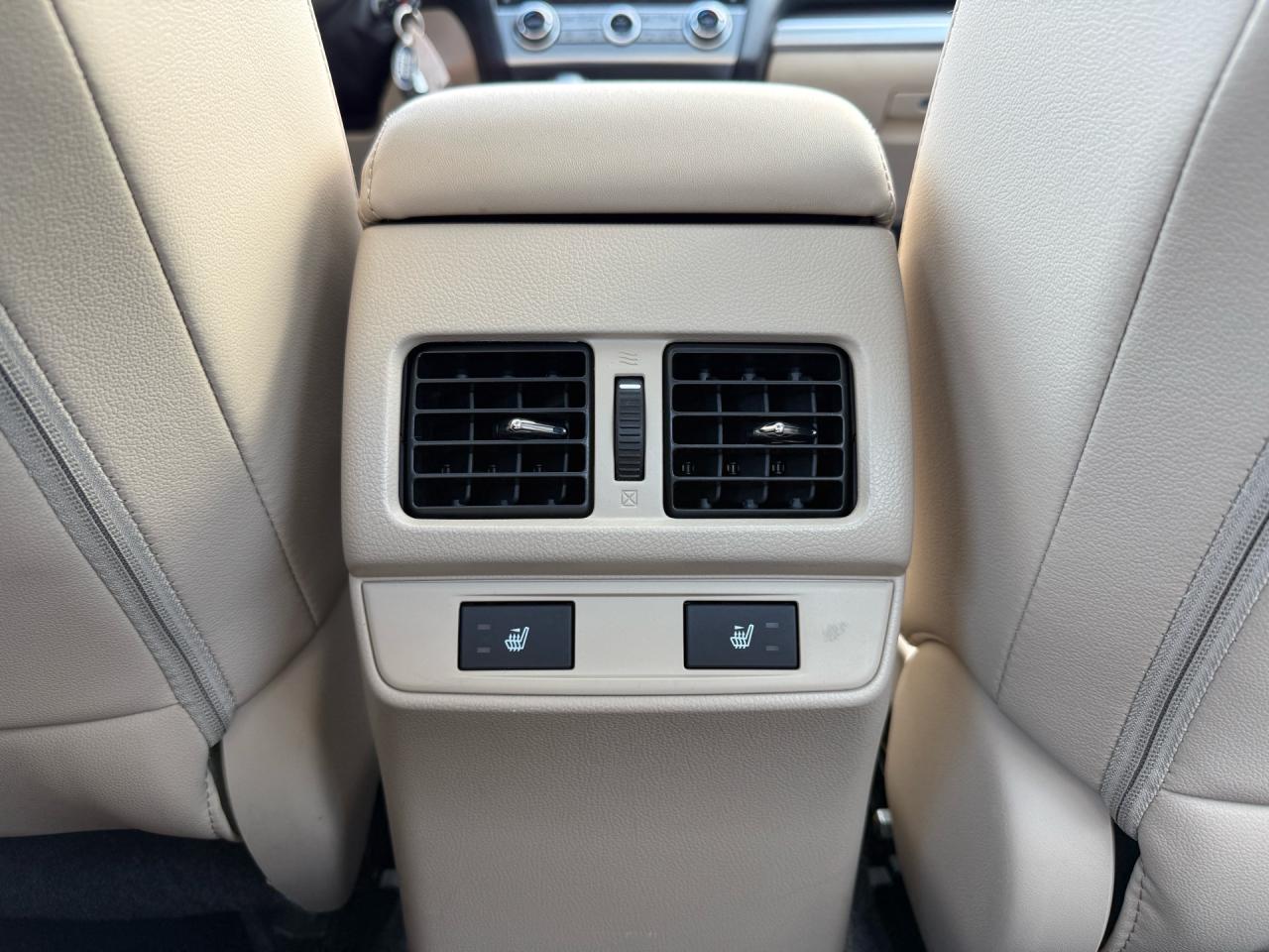 2016 Subaru Legacy 3.6R Limited  ACCIDENT FREE 1-OWNER Photo