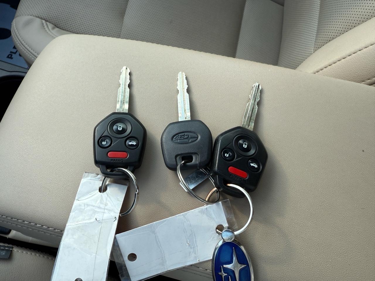 2016 Subaru Legacy 3.6R Limited  ACCIDENT FREE 1-OWNER CERTIFIED Photo