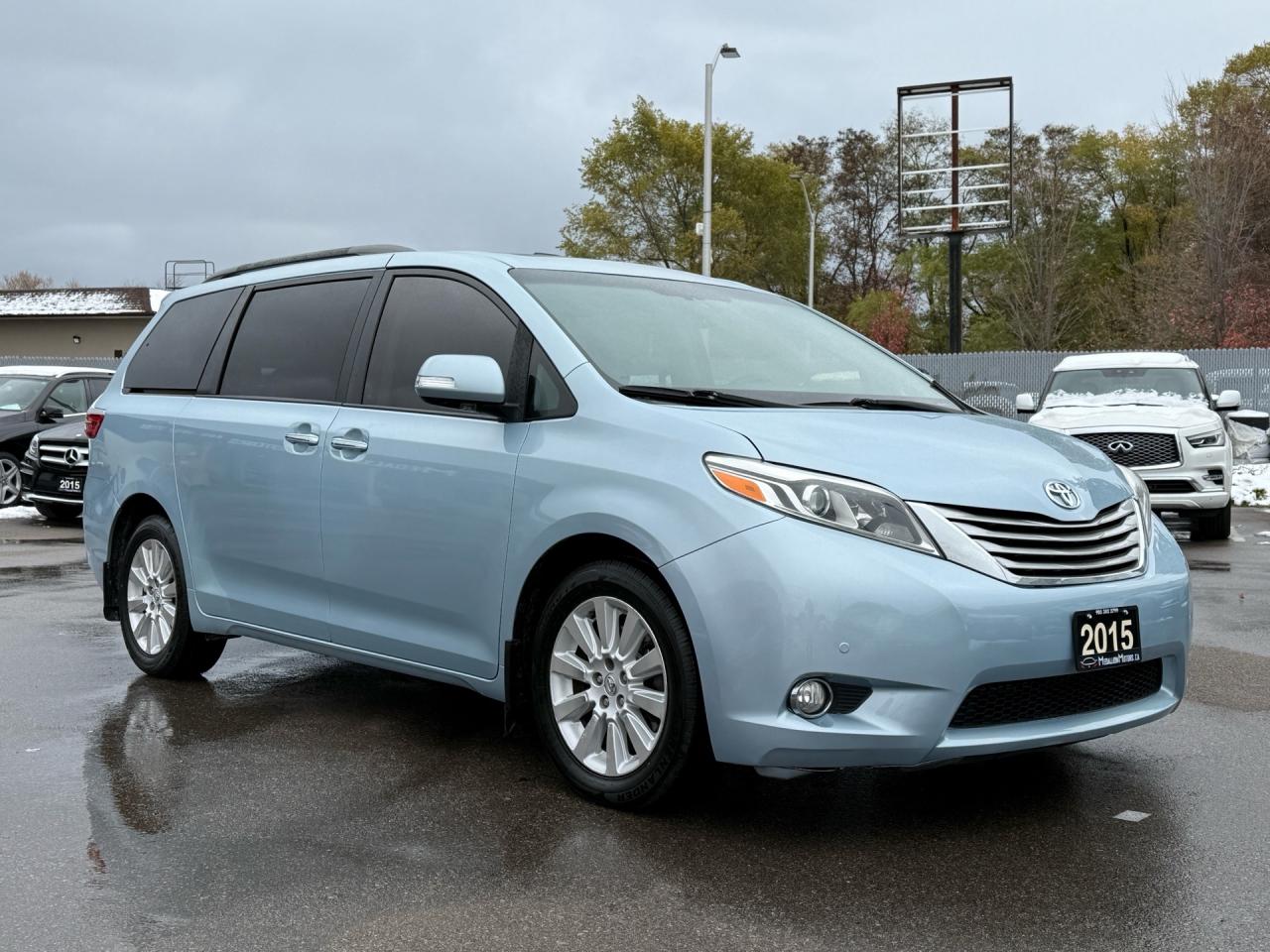 2015 Toyota Sienna XLE Limited 7-Pass AWD  ACCIDENT FREE DVD CERTIFIE Photo2