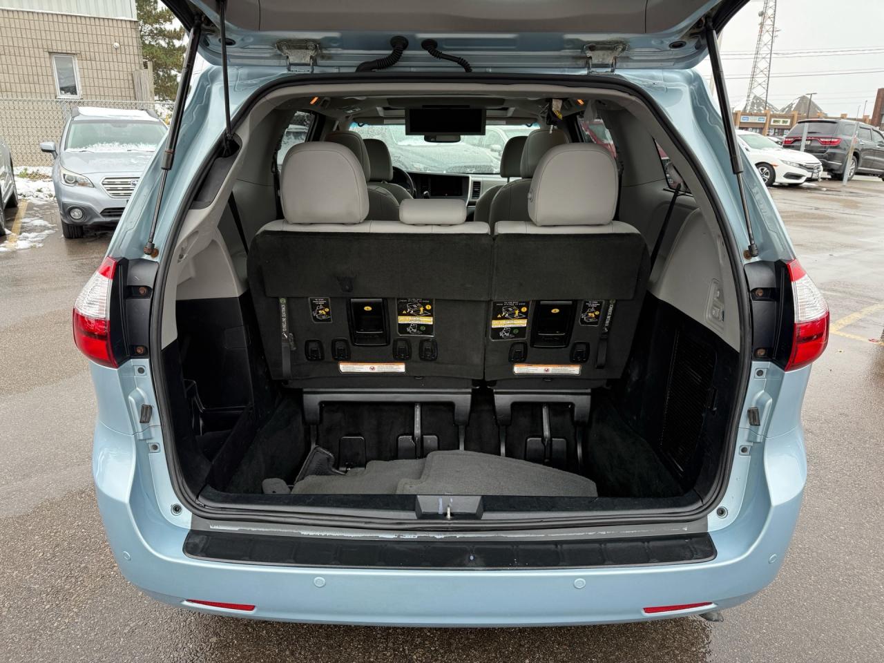 2015 Toyota Sienna XLE Limited 7-Pass AWD  ACCIDENT FREE DVD CERTIFIE Photo