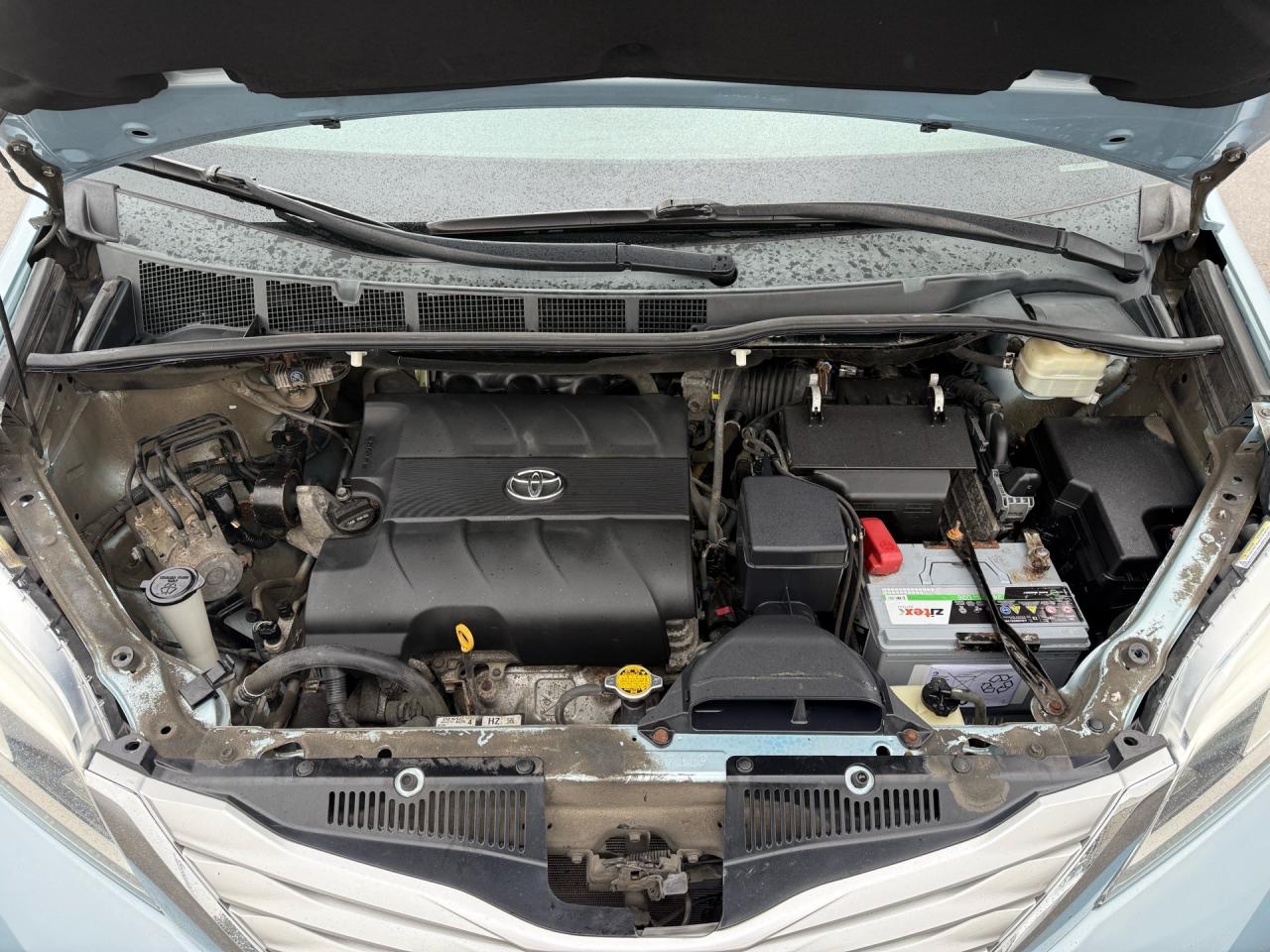 2015 Toyota Sienna XLE Limited 7-Pass AWD  ACCIDENT FREE DVD CERTIFIE Photo