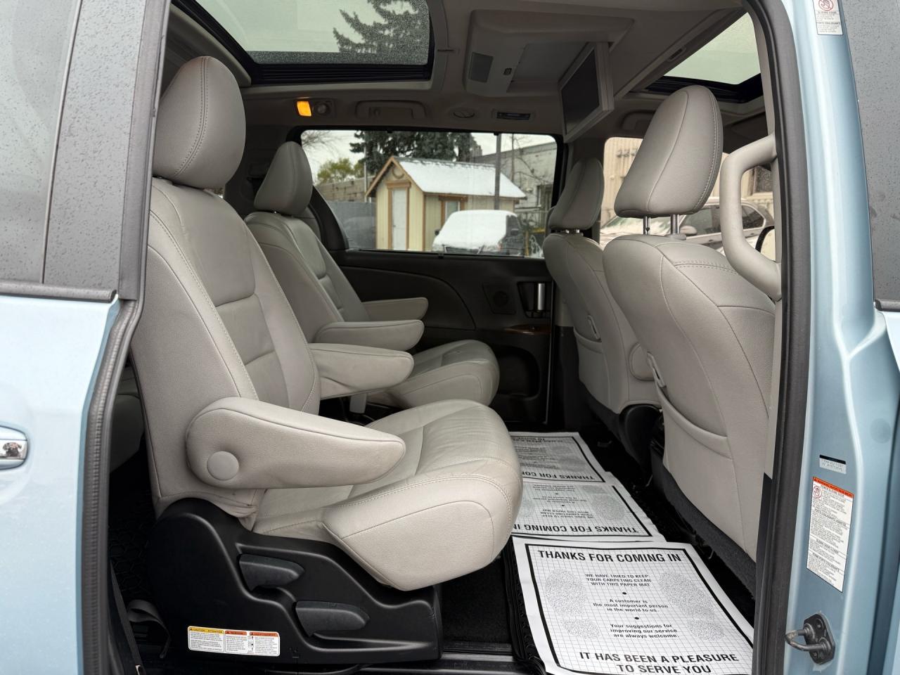 2015 Toyota Sienna XLE Limited 7-Pass AWD  ACCIDENT FREE DVD CERTIFIE Photo