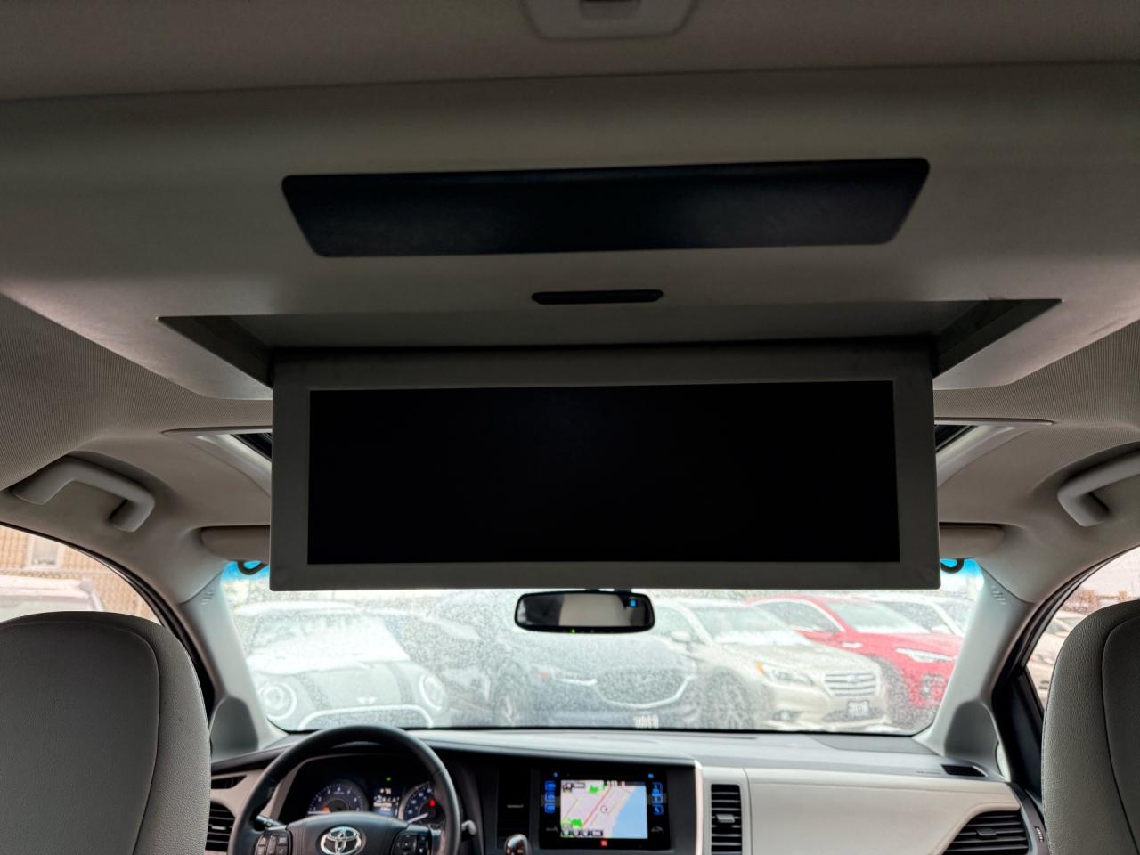 2015 Toyota Sienna XLE Limited 7-Pass AWD  ACCIDENT FREE DVD CERTIFIE Photo