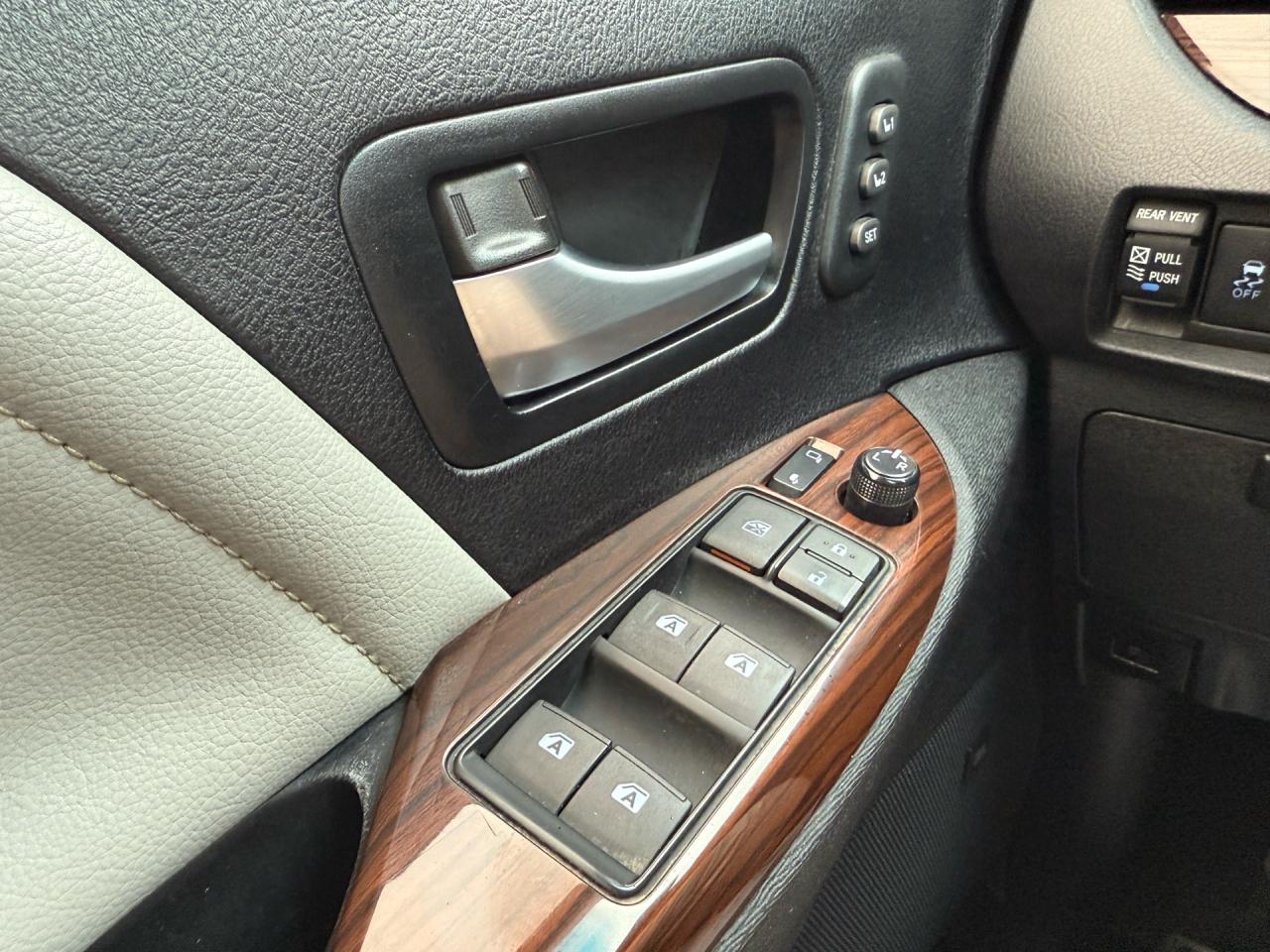 2015 Toyota Sienna XLE Limited 7-Pass AWD  ACCIDENT FREE DVD CERTIFIE Photo