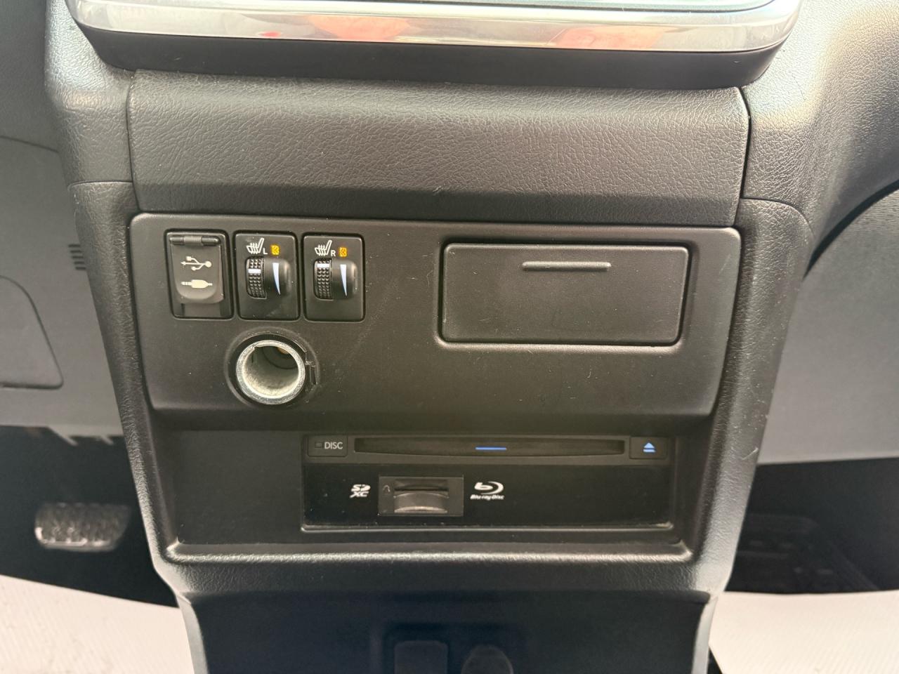 2015 Toyota Sienna XLE Limited 7-Pass AWD  ACCIDENT FREE DVD CERTIFIE Photo