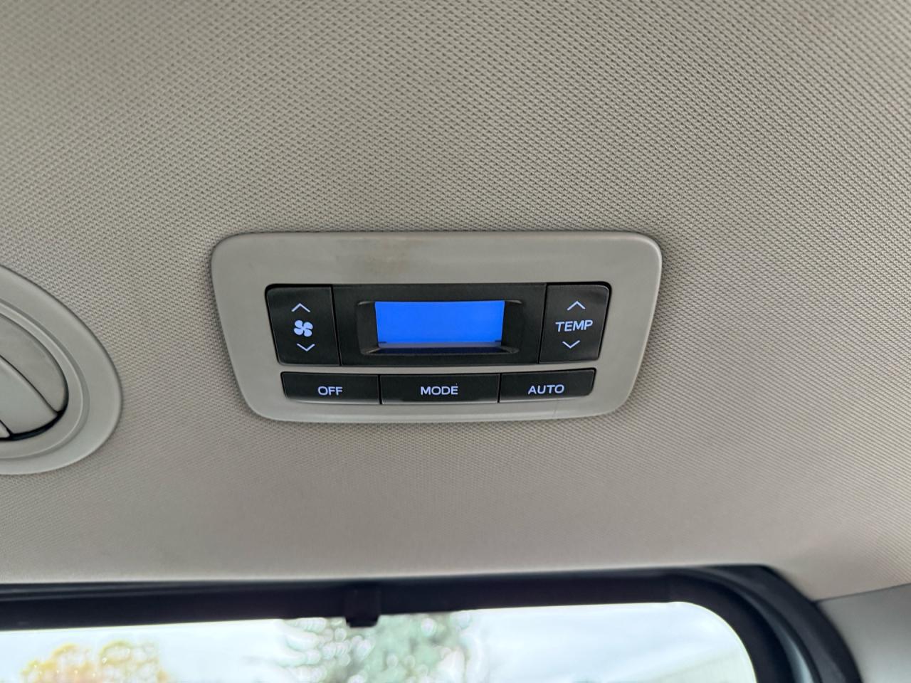 2015 Toyota Sienna XLE Limited 7-Pass AWD  ACCIDENT FREE DVD CERTIFIE Photo