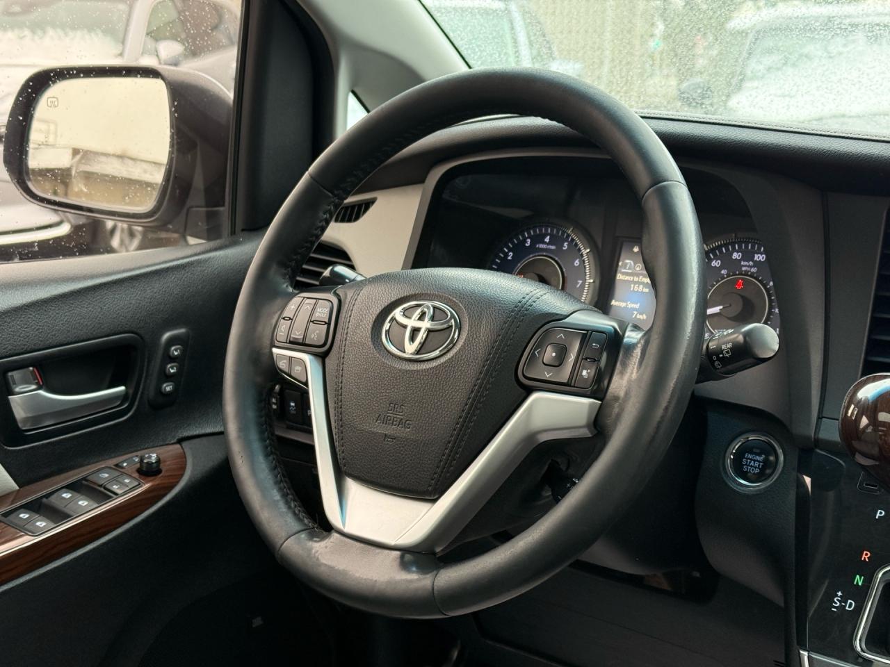 2015 Toyota Sienna XLE Limited 7-Pass AWD  ACCIDENT FREE DVD CERTIFIE Photo