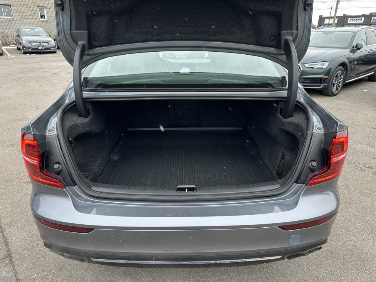 2020 Volvo S60 T6 AWD Inscription   ACCIDENT FREE   MINT Photo