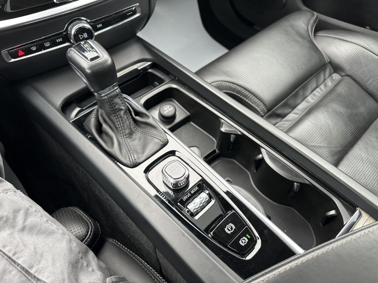 2020 Volvo S60 T6 AWD Inscription   ACCIDENT FREE   MINT Photo