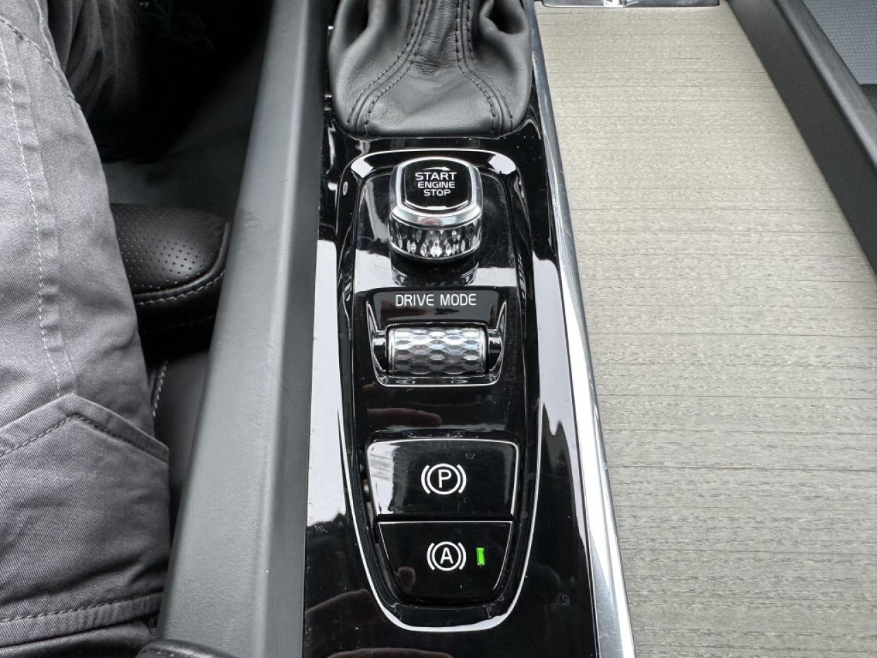 2020 Volvo S60 T6 AWD Inscription   ACCIDENT FREE   MINT Photo