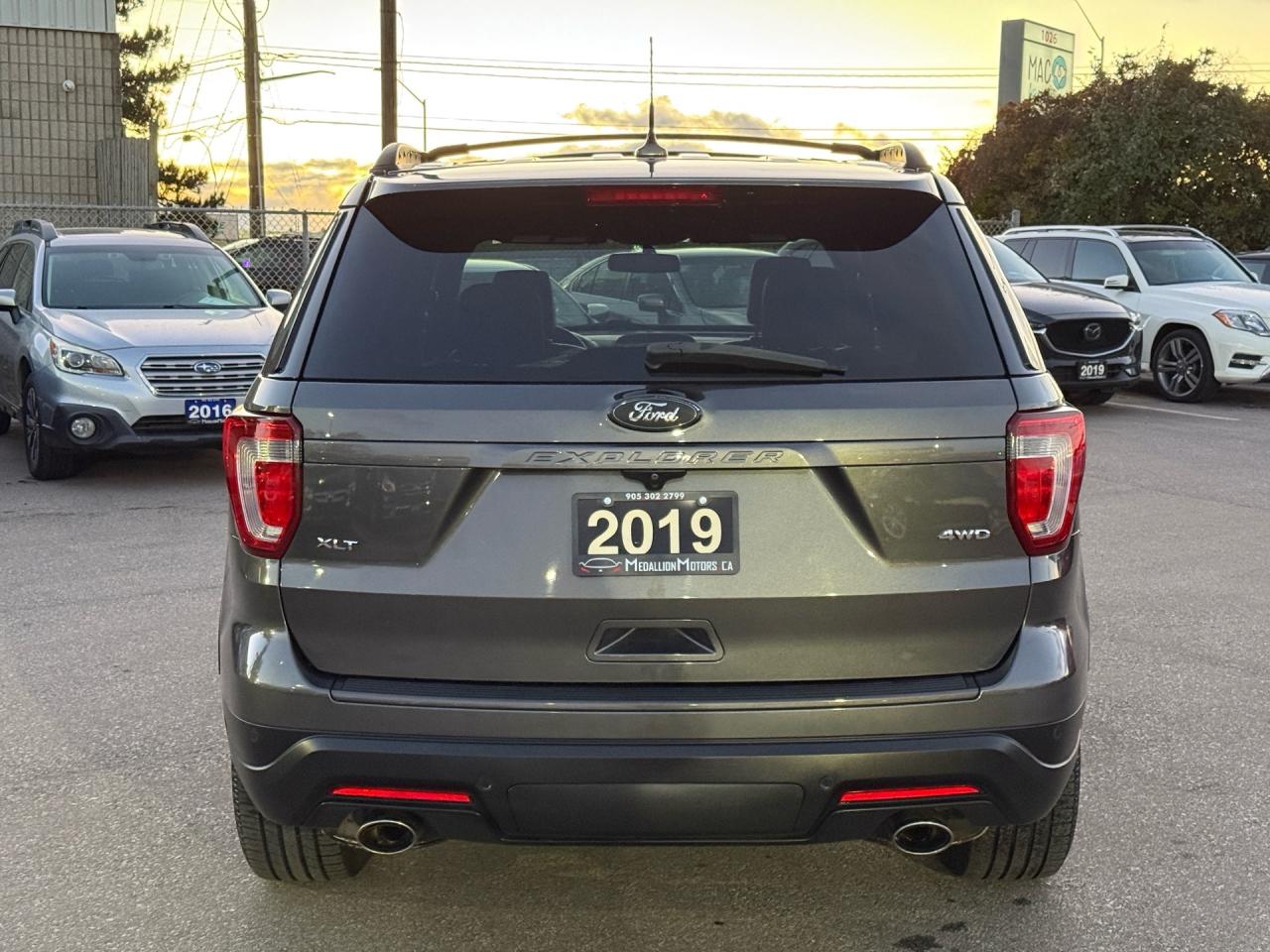 2019 Ford Explorer XLT 4WD  ACCIDENT FREE 7SEATS FORD SERVICED Photo