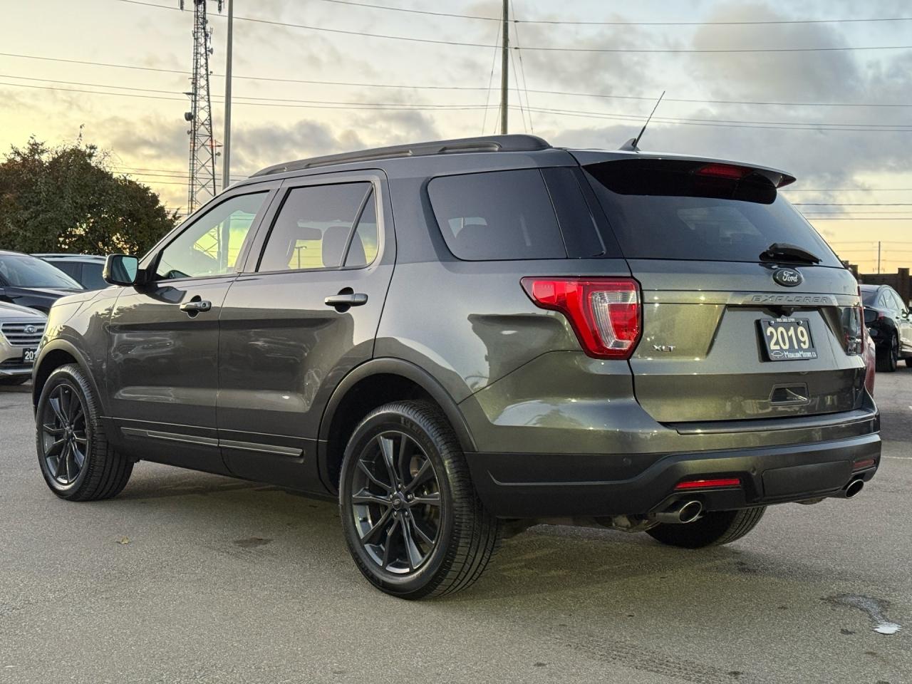 2019 Ford Explorer XLT 4WD  ACCIDENT FREE 7SEATS FORD SERVICED Photo