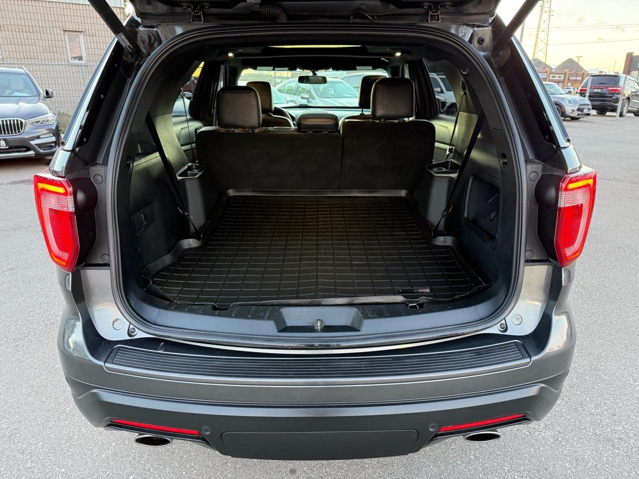 2019 Ford Explorer XLT 4WD  ACCIDENT FREE 7SEATS FORD SERVICED Photo