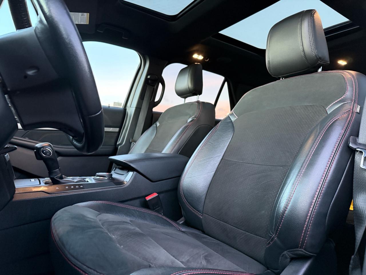 2019 Ford Explorer XLT 4WD  ACCIDENT FREE 7SEATS FORD SERVICED Photo