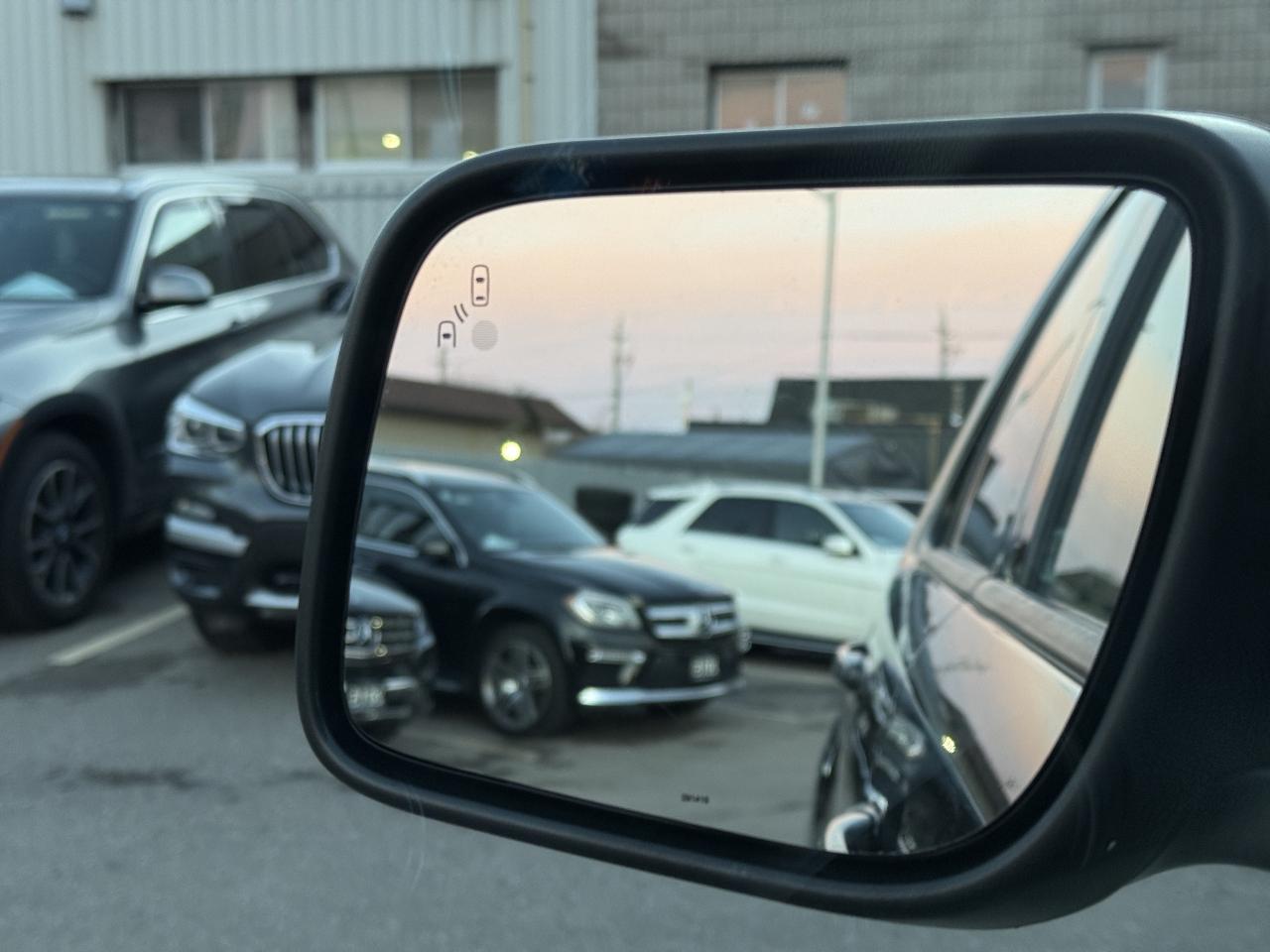 2019 Ford Explorer XLT 4WD  ACCIDENT FREE 7SEATS FORD SERVICED Photo