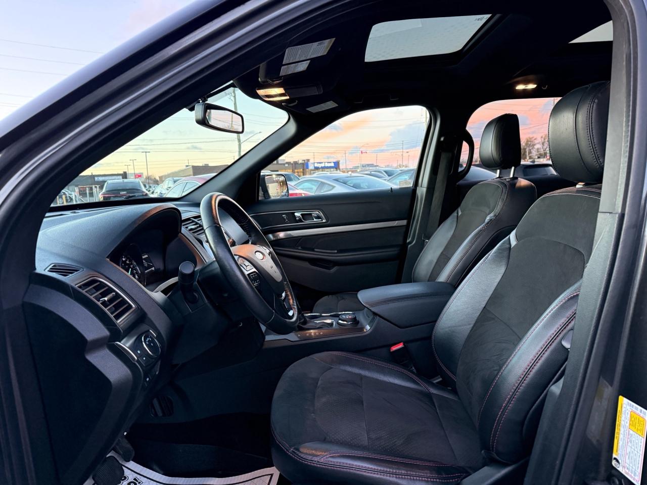 2019 Ford Explorer XLT 4WD  ACCIDENT FREE 7SEATS FORD SERVICED Photo