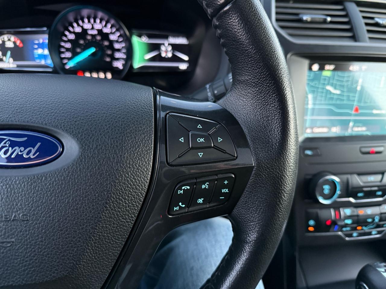 2019 Ford Explorer XLT 4WD  ACCIDENT FREE 7SEATS FORD SERVICED Photo