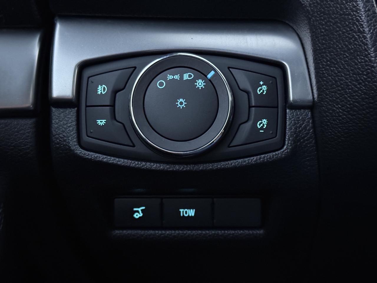 2019 Ford Explorer XLT 4WD  ACCIDENT FREE 7SEATS FORD SERVICED Photo