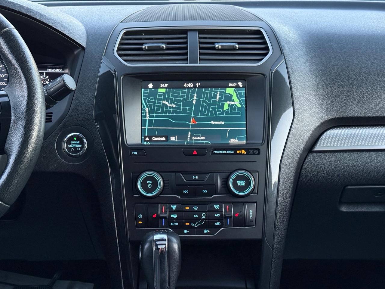 2019 Ford Explorer XLT 4WD  ACCIDENT FREE 7SEATS FORD SERVICED Photo