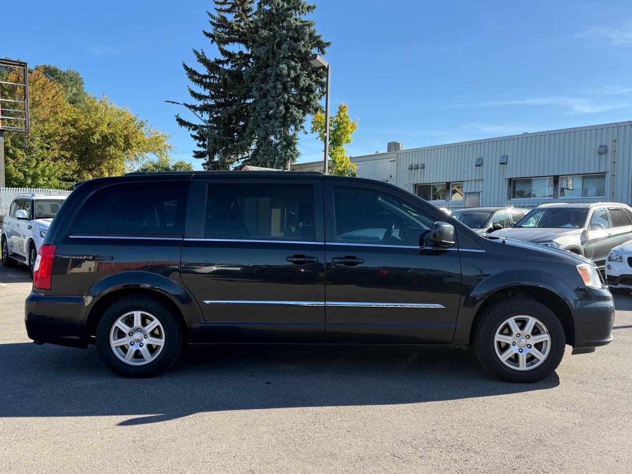 2012 Chrysler Town & Country 4DR WGN TOURING Photo