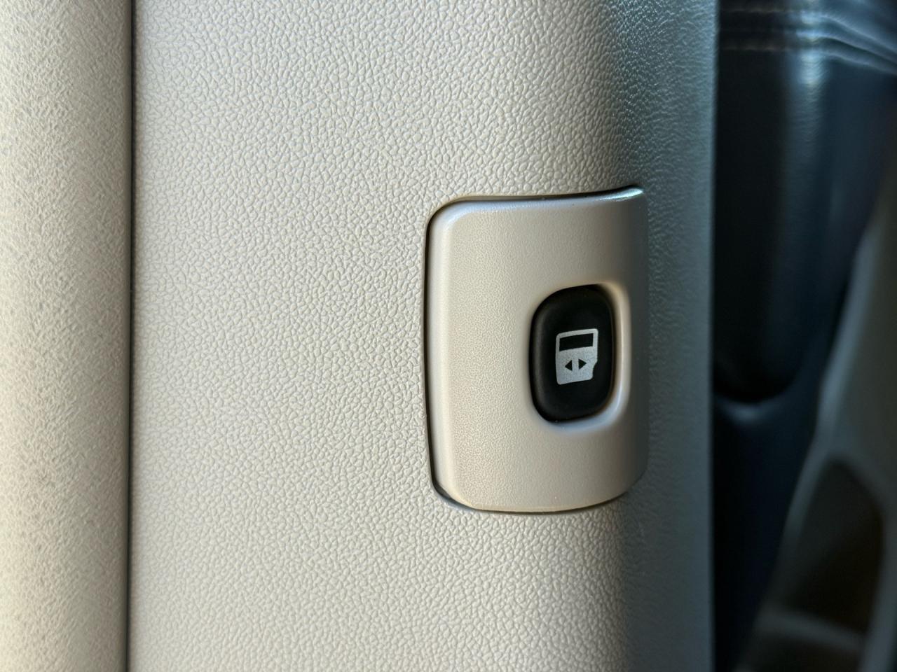 2012 Chrysler Town & Country 4DR WGN TOURING Photo