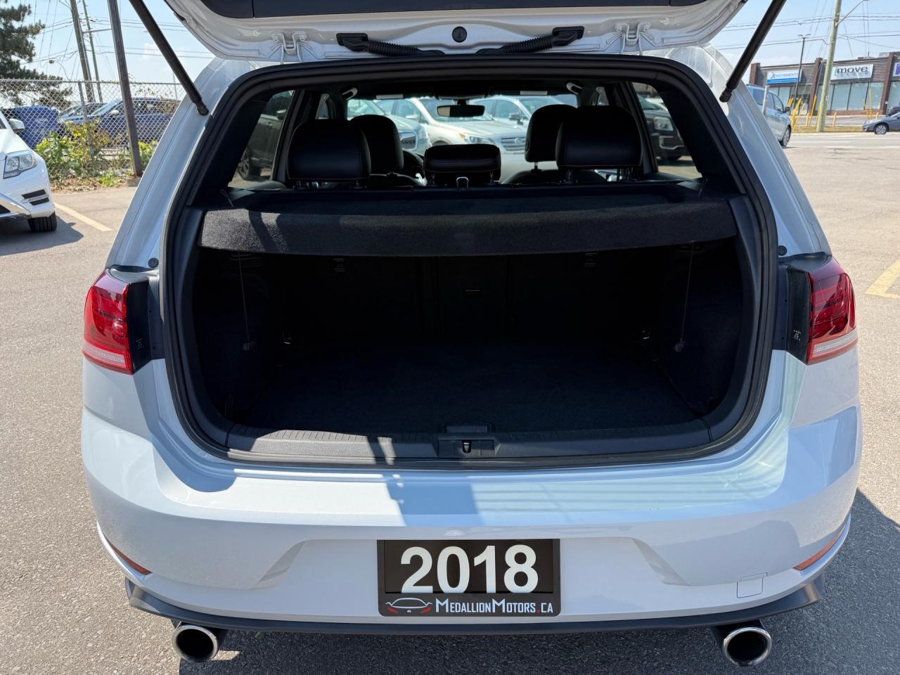 2018 Volkswagen Golf GTI Autobahn 5-door DSG  ACCIDENT FREE 1-OWNER Photo