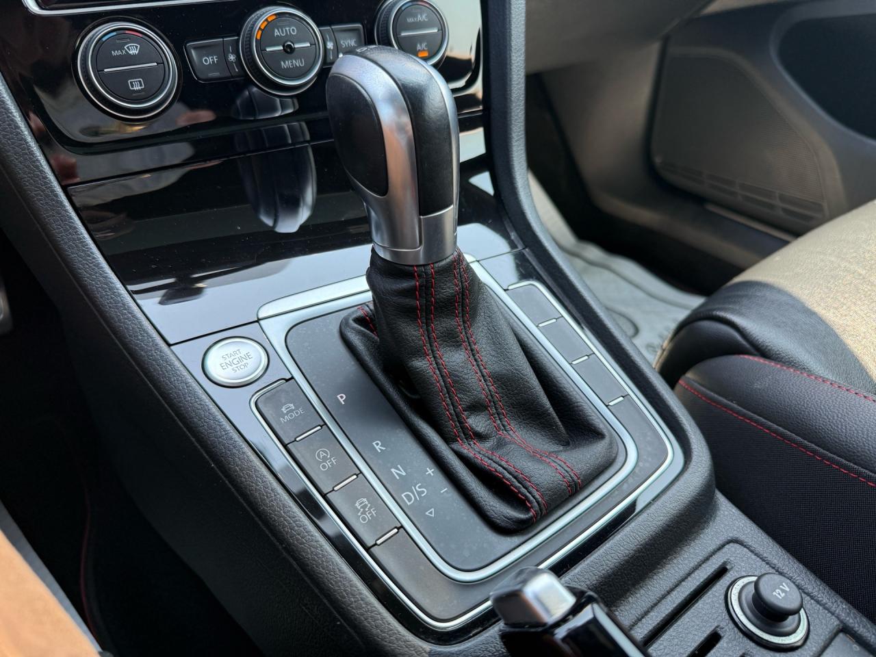 2018 Volkswagen Golf GTI Autobahn 5-door DSG  ACCIDENT FREE 1-OWNER Photo