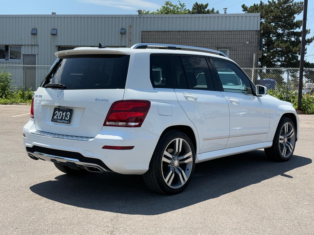 2013 Mercedes-Benz GLK-Class GLK 350 4MATIC  ACCIDENT FREE NAV R-CAMERA SUNROOF Photo4
