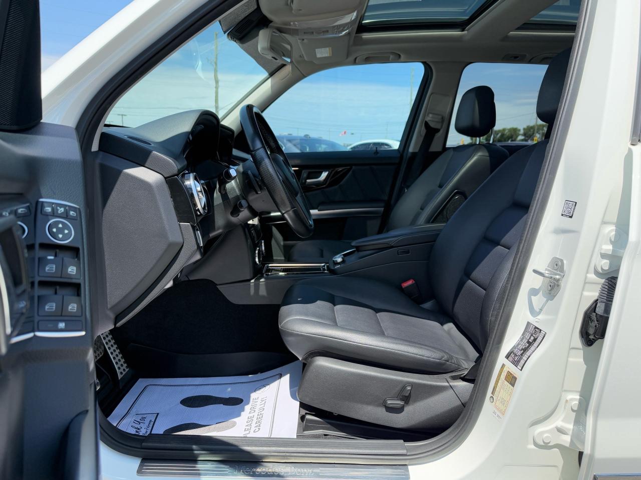 2013 Mercedes-Benz GLK-Class GLK 350 4MATIC  ACCIDENT FREE NAV R-CAMERA SUNROOF Photo