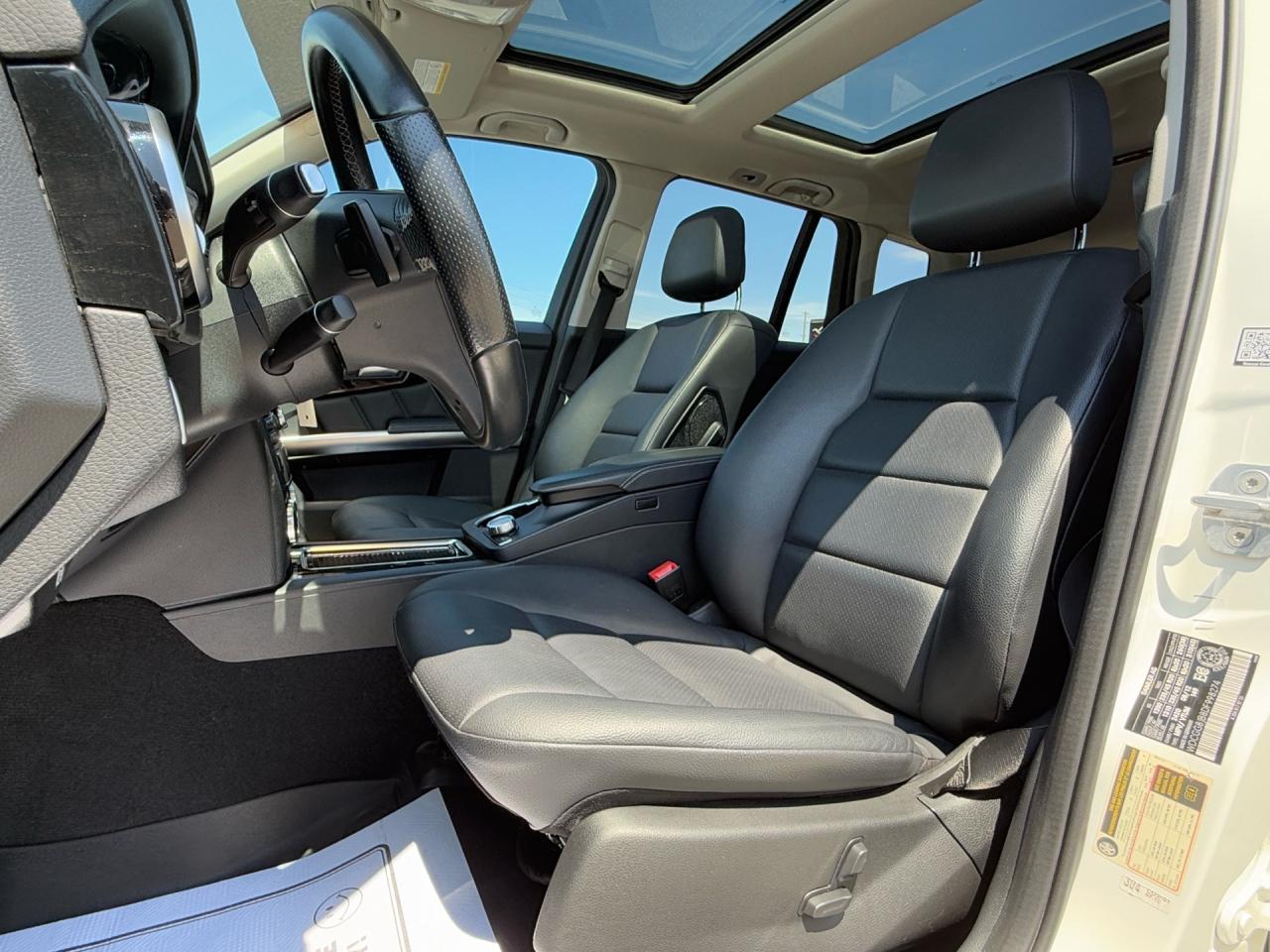 2013 Mercedes-Benz GLK-Class GLK 350 4MATIC  ACCIDENT FREE NAV R-CAMERA SUNROOF Photo