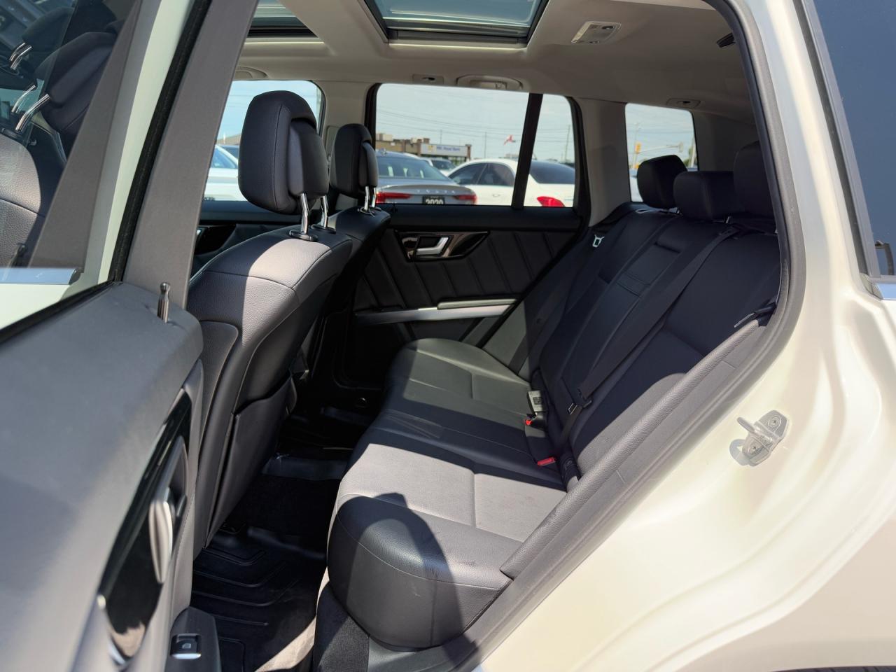 2013 Mercedes-Benz GLK-Class GLK 350 4MATIC  ACCIDENT FREE NAV R-CAMERA SUNROOF Photo