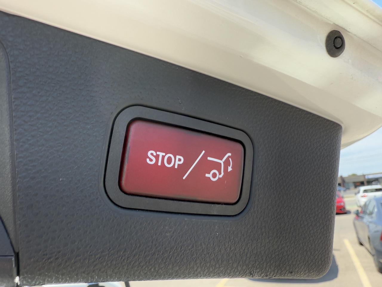 2013 Mercedes-Benz GLK-Class GLK 350 4MATIC  ACCIDENT FREE NAV R-CAMERA SUNROOF Photo