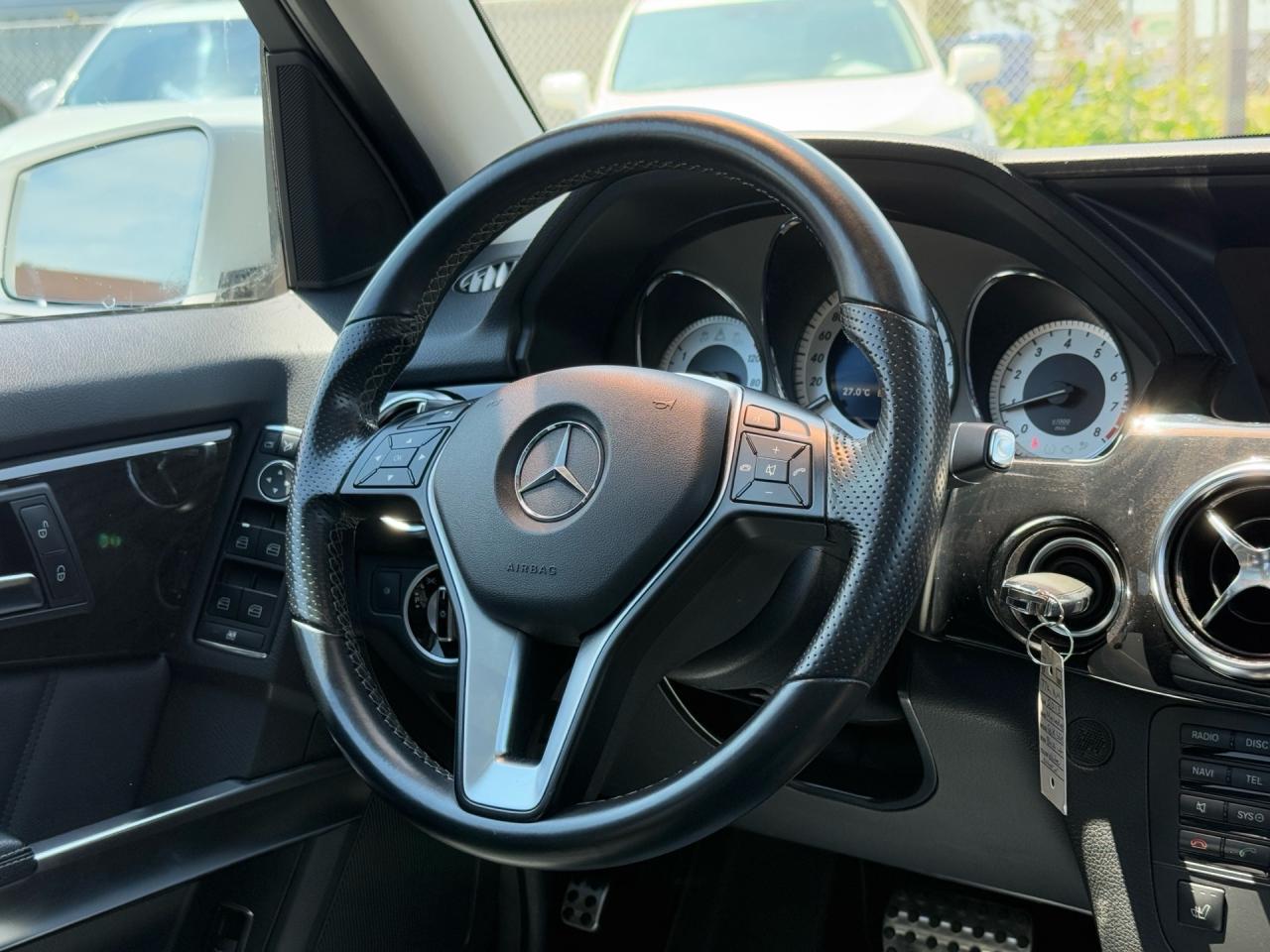 2013 Mercedes-Benz GLK-Class GLK 350 4MATIC  ACCIDENT FREE NAV R-CAMERA SUNROOF Photo