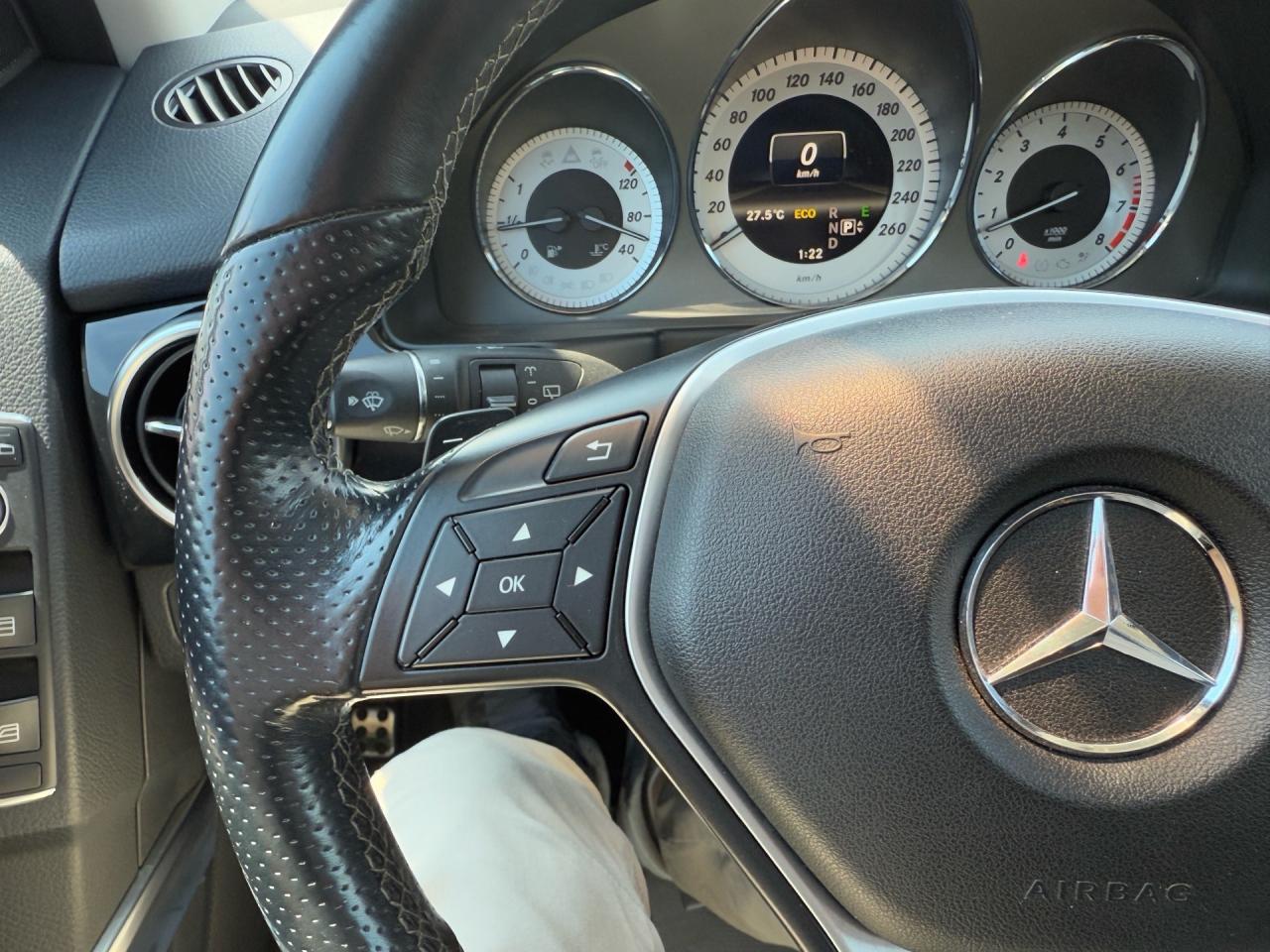 2013 Mercedes-Benz GLK-Class GLK 350 4MATIC  ACCIDENT FREE NAV R-CAMERA SUNROOF Photo