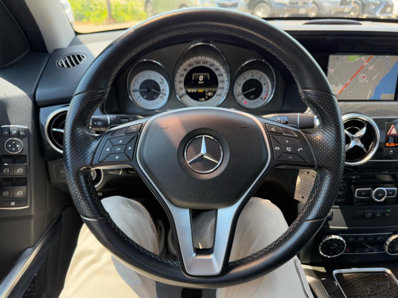 2013 Mercedes-Benz GLK-Class GLK 350 4MATIC  ACCIDENT FREE NAV R-CAMERA SUNROOF Photo