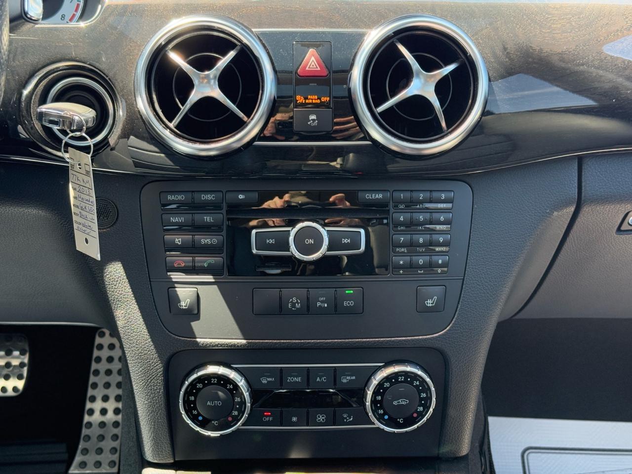 2013 Mercedes-Benz GLK-Class GLK 350 4MATIC  ACCIDENT FREE NAV R-CAMERA SUNROOF Photo