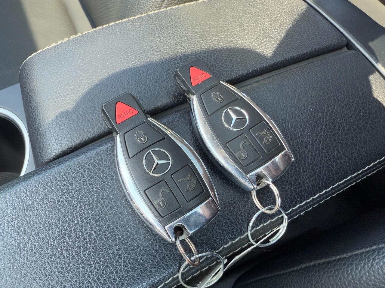 2013 Mercedes-Benz GLK-Class GLK 350 4MATIC  ACCIDENT FREE NAV R-CAMERA SUNROOF Photo