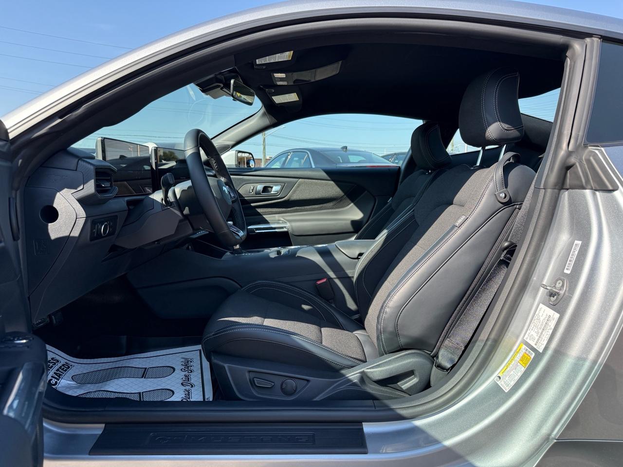 2024 Ford Mustang EcoBoost Fastback  ACCIDENT FREE 1-OWNER MINT Photo