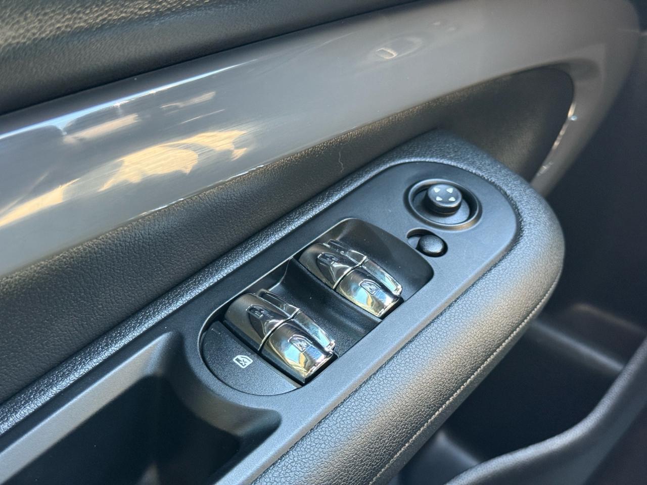 2019 MINI Clubman Cooper S ALL4  ACCIDENT FREE 1-OWNER NAVI CAM PANO Photo