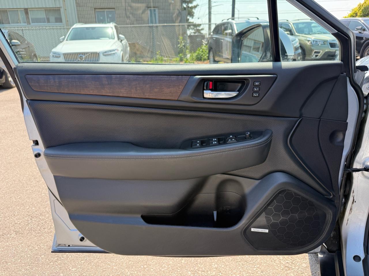 2016 Subaru Outback 3.6R Limited w/EyeSight  1-OWNER CERTIFIED Photo