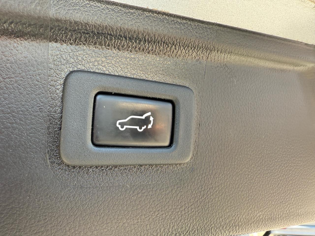 2016 Subaru Outback 3.6R Limited w/EyeSight  1-OWNER CERTIFIED Photo