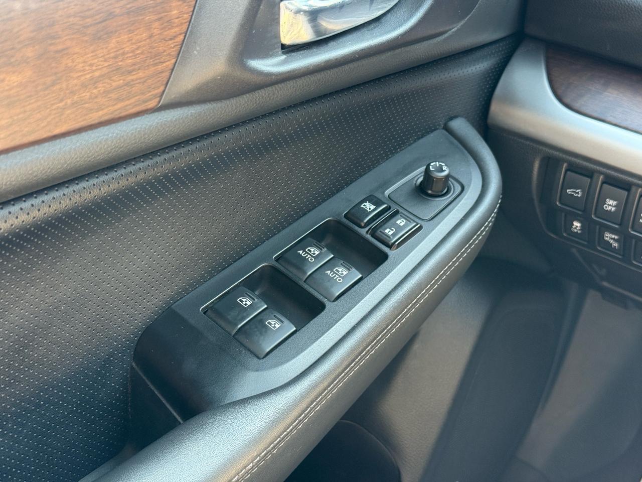 2016 Subaru Outback 3.6R Limited w/EyeSight  1-OWNER CERTIFIED Photo