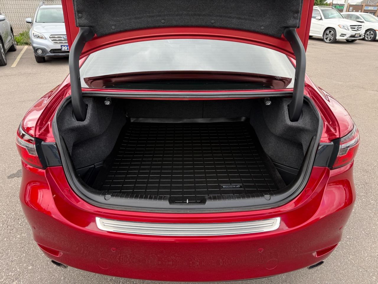 2020 Mazda MAZDA6 Signature  ACCIDENT FREE CERTIFIED Photo