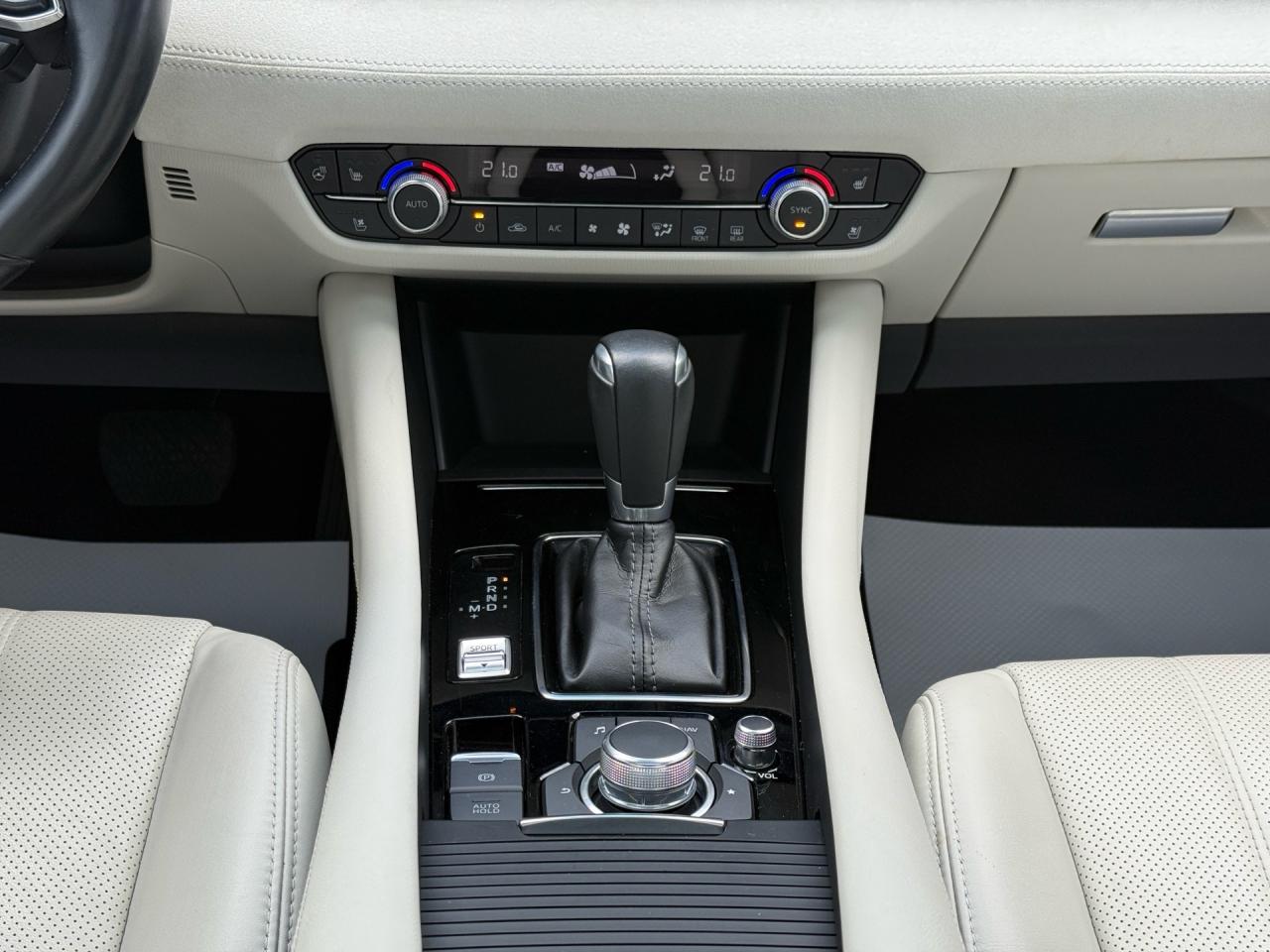 2020 Mazda MAZDA6 Signature  ACCIDENT FREE CERTIFIED Photo