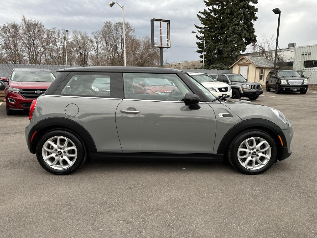 2016 MINI Cooper Hardtop 3dr Manual   Accident free   Certified Photo3